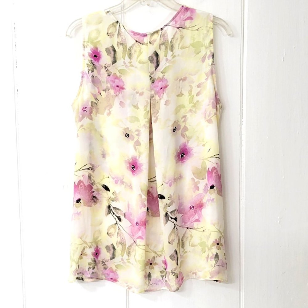 Rose + Olive Sleeveless Floral Blouse - Picture 6 of 6